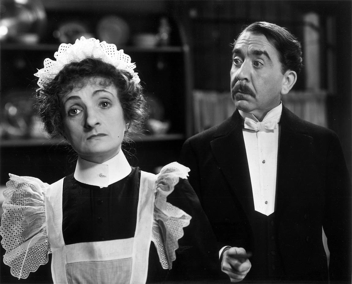 Herbert Mundin with Una O'Connor in Cavalcade as Alfred and Ellen Bridges Herbert Mundin with Una O'Connor in Cavalcade as Alfred and Ellen Bridges